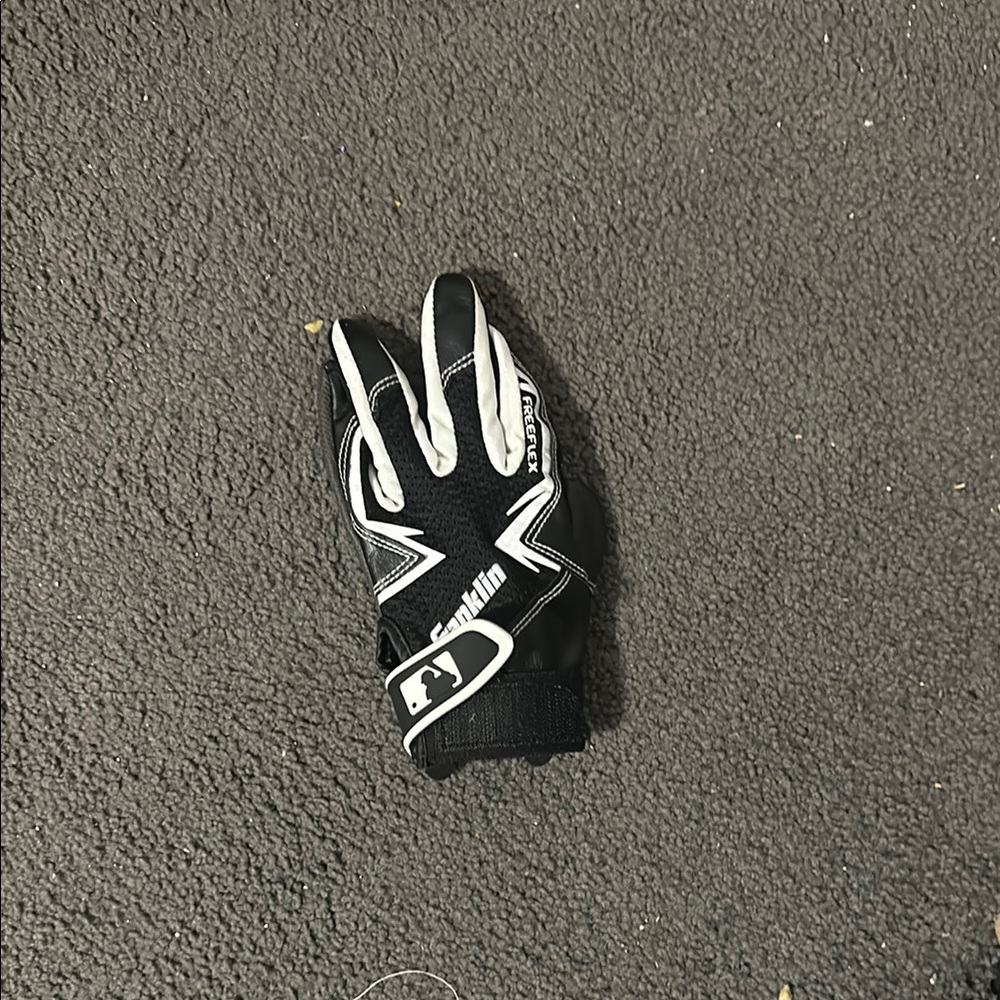 Black and White Men's Glove